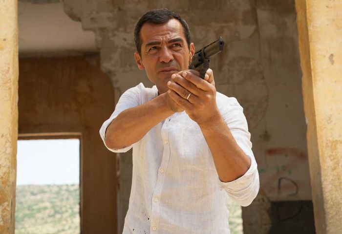 Kommissar Mehmet &Ouml;zakin (Erol Sander). Bild: Sender / Ziegler Film / G&uuml;lnur Kilic