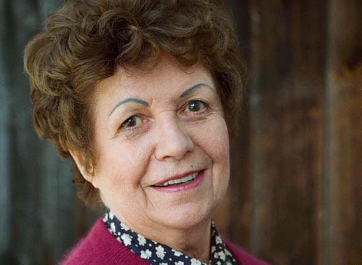Die Omama (Inge Konradi) wei&szlig;, wie Weihnachten gefeiert geh&ouml;rt. Bild: Sender