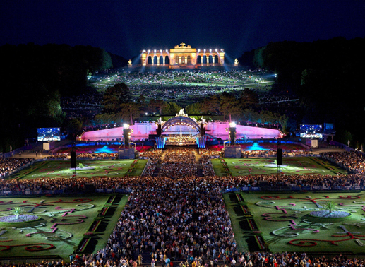 Das Sommernachtskonzert der Wiener Philharmoniker im Schlosspark Sch&ouml;nbrunn in Wien. Bild: Sender