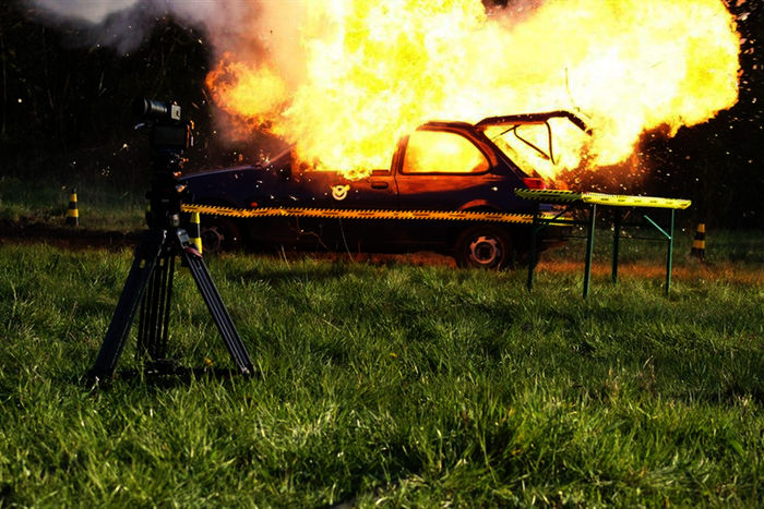 Checkpoint goes Hollywood! Beim Kracher der Woche lässt Checkpoint ein Auto filmreif explodieren. Bild: Sender / Sina Klaus