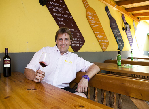 Robert (37) - der spontane Weinbauer aus Nieder&ouml;sterreich &ndash; ist Winzer und hat zwei Heurigenbetriebe. Er sucht eine Frau, mit der er gemeinsam alt werden kann und m&ouml;chte mit seiner Auserw&auml;hlten die  sch&ouml;nen Dinge des Lebens genie&szlig;en. Bild: Sender