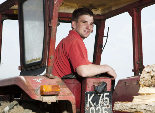 Siegfried &ndash; der aufgeweckte Jungbauer, 24, aus K&auml;rnten. Siggi betreibt mit seinen Eltern einen Direktvermarktungsbetrieb und eine Jausenstation. Er ist seit 1 Jahr Single. Bild: ATV