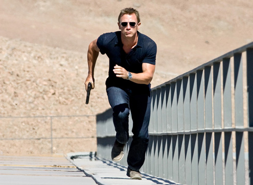 007 (Daniel Craig) in vollem K&ouml;rpereinsatz! Bild: Sender
