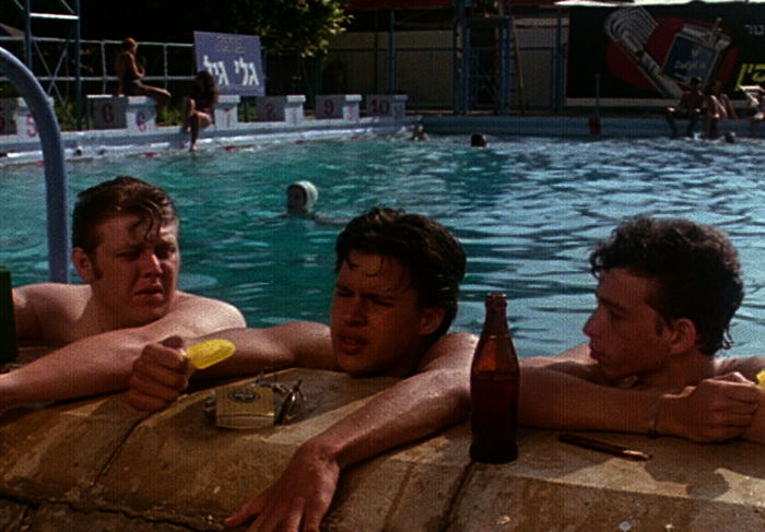 Die drei Freunde Benny (Jesse Katzur), Momo (Jonathan Segal) und Johnny (Zachi Noy) durchleben Liebes-Freud und &ntilde;Leid im Israel des Jahres 1958. Bild: Sender