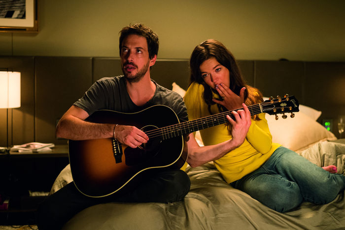 Hannah Herzsprung und Elyas M'Barek in „Traumfrauen“. Bild: Sender/Warner