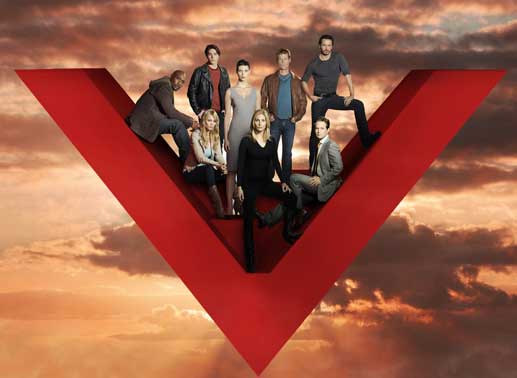 Mit dem Eintreffen der Besucher auf der Erde &auml;ndert sich ihr Leben schlagartig (v.l.n.r.): Ryan (Morris Chestnut), Tyler (Logan Huffman), Lisa (Laura Vandervoort), Anna (Morena Baccarin), Erica (Elizabeth Mitchell), Jack Landry (Joel Gretsch), Chad (Scott Wolf) und Kyle (Charles Mesure). Bild: Sender / Warner Bros.