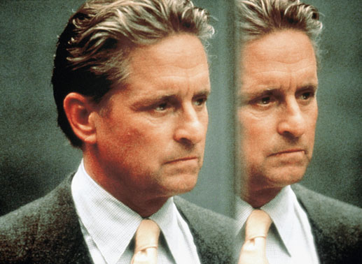 Der selbstherrliche Finanzmakler Nicholas Van Orton (Michael Douglas) ahnt noch nicht, dass bald seine Existenz in Scherben liegen wird. Bild: Sender