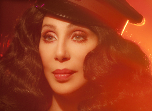 In der Burlesque Lounge ist Besitzerin Tess (CHER) die K&ouml;nigin der Nacht.
&copy; 2010 Sony Pictures
