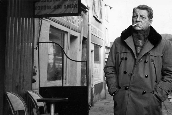 Der Zweifel keimt in Andr&eacute; (Jean Gabin). Ist seine junge Ehefrau wirklich der Unschuldsengel, der sie vorgibt zu sein? Bild: Sender / ARTE France / Path&eacute; Films