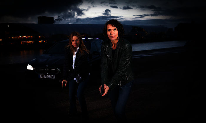 Hauptkommissarin Leno Odenthal (Ulrike Folkerts) und Hauptkommissarin Johanna Stern (Lisa Bitter) bilden das Tatort-Team des SWR in Ludwigshafen. Bild: Sender / SWR / Sabine Hackenberg