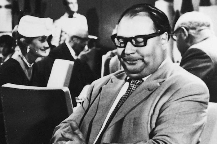 Heinz Erhardt in &bdquo;Drillinge an Bord&ldquo;. Bild: Sender/Beta/DFH