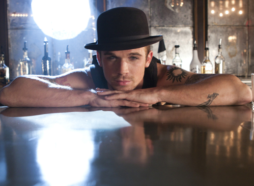 Barkeeper und Musiker Jack (CAM GIGANDET) f&uuml;hlt sich zu seiner neuen Mitarbeiterin hingezogen. &copy; 2010 Sony Pictures
