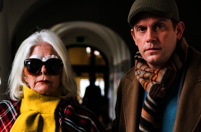  Ruben Maertens (Sebastian Bezzel) und seine Mutter und Herausgeberin einer f&uuml;hrenden Frauenzeitschrift Lilo Maertens (Christiane H&ouml;rbiger). Bild: Sender / ARD Degeto / Svenja von Schultzendorff,