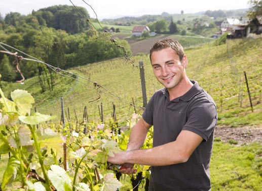 Franz, der fr&ouml;hliche Weinbauer, 27 Jahre, aus der Steiermark. Franz ist Weinbauer, der eine eigene Buschenschank samt G&auml;stezimmern betreibt. Er sucht eine Frau, mit der er eine Familie gr&uuml;nden kann. Sie sollte allerdings keine Tattoos oder Piercings haben, denn die gefallen ihm so gar nicht. Bild: Sender