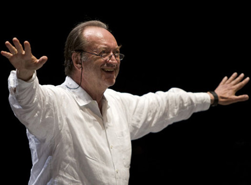 Harnoncourt auf der B&uuml;hne. Bild: Sender