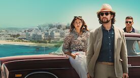 Eifersucht: Plakatmotiv zum Film mit Penelope Vardakis (Shailene Woodley), Nick Bali (Joseph Gordon-Levitt) und Elias Vardakis (Richard Madden). Bild: Sender / Amazon MGM Studios