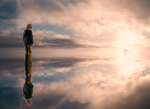 Noch ist Suzie (Saoirse Ronan) unterwegs in den richtigen Himmel, denn sie kann ihr Erdenleben noch nicht loslassen, weil sie will, dass ihr M&ouml;rder und ihre Leiche gefunden werden ... Bild: Sender