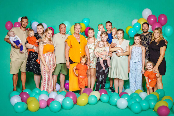 Die Wollnys: Baby Linus Tim, Tim, Lavinia mit Haylie Emilia, Estefania, Harald, Silvia, Cataleya, Sarah-Jane, Loredana mit Aurelio, Peter mit Zwillingen, Sarafina mit Baby, Celina-Sophie, Flo, Sylvana mit Anastasia. Bild: Sender / RTLZWEI / Foto: Christoph Kasset