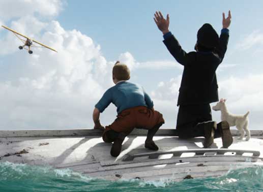Tim (Jamie Bell, l.), Kapit&auml;n Haddock (Andy Serkis, m.), und Struppi (r.) warten auf Rettung aus der Luft. Bild: Sony