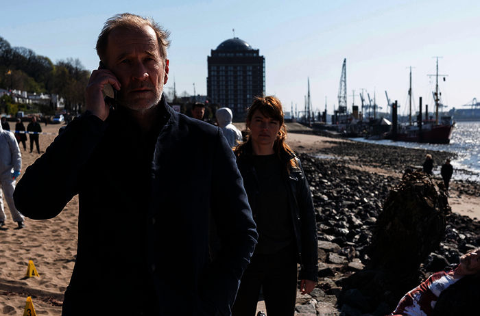 Hauptkommissar Jan Fabel (Peter Lohmeyer) und Kommissarin Anna Wolff (Ina Paule Klink) jagen den &bdquo;Engel von St. Pauli&ldquo;. Bild: Sender / ARD Degeto / Georges Pauly 