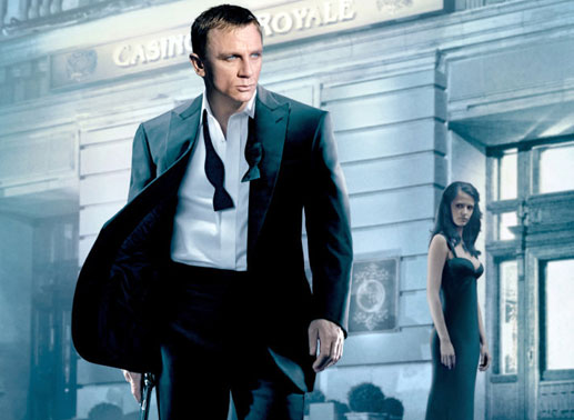 James Bond (Daniel Craig) r&auml;umt auf. Bild: Sender