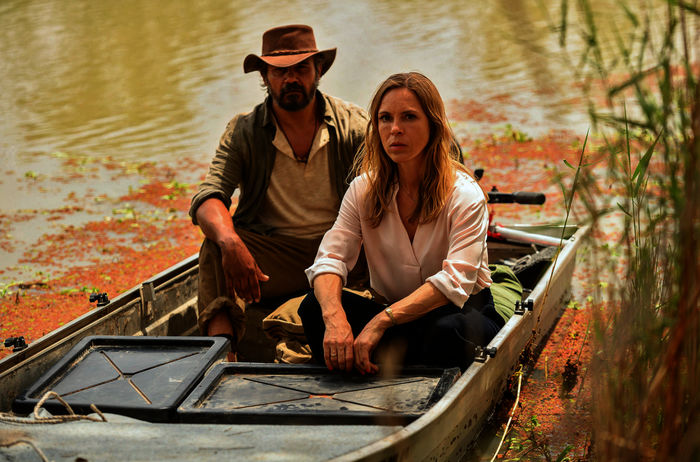 Barfu&szlig; durch Australien: Anneke Kim Sarnau als Svenja und Aaron Pedersen als Kalt. Bild: Sender / ARD Degeto / Sam Oster