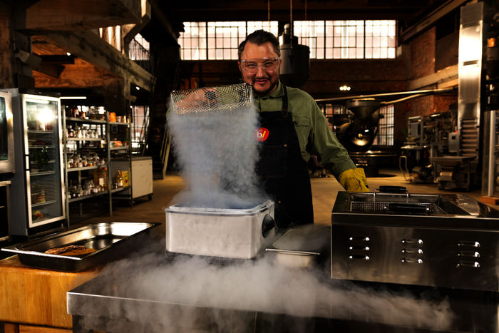 ZDFbesseresser: Produktentwickler Sebastian Lege bei der Arbeit. Bild: Sender / ZDF / Lars Doering.