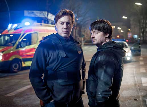 Besteht die Freundschaft des Ermittler-Duos Mario Diller (Nicholas Ofczarek) und Erich Kessel (Fritz Karl) die Zerrei&szlig;probe? Bild: Sender / Gordon Timpen