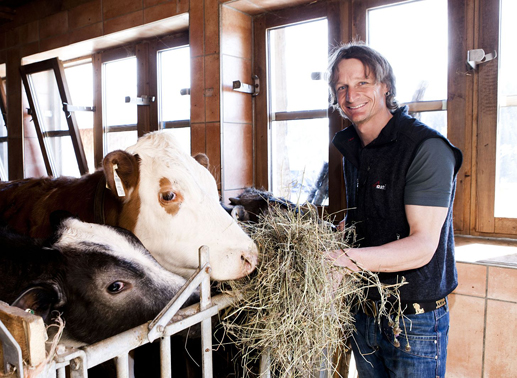 Marko (35) &ndash; der wilde Hirte aus Tirol &ndash; ist Bergbauer, der im Winter auch als Schilehrer arbeitet. Marko ist ein verr&uuml;ckter Typ, auf den man aber z&auml;hlen kann. Er sucht eine humorvolle Freundin, die ihn so nimmt wie er ist. Bild: Sender