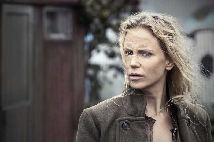 Polizistin Saga Norén gespielt von Sofia Helin, ermittelt wieder in einer grausamen Mordserie zwichen Dänemark und Schweden. Bild: Sender / Carolina Romare