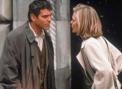 Gestresst: Melanie (Michelle Pfeiffer) und Jack (George Clooney) sind alleinerziehende Eltern in Manhattan. Bild: Sender / Universal Studios