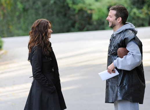 Pat (Bradley Cooper) und Tiffany (Jennifer Lawrence) n&auml;hern sich an. Bild: Sender/Senator