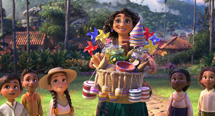 Mirabel Madrigal in Encanto. Bild: RTL / &copy; 2021 Disney Enterprises