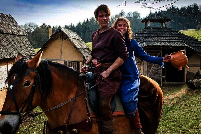 Veit von Hammerlitz (Merlin Rose) und Jolanthe (Svenja Jung). Bild: Sender / Anke Neugebauer