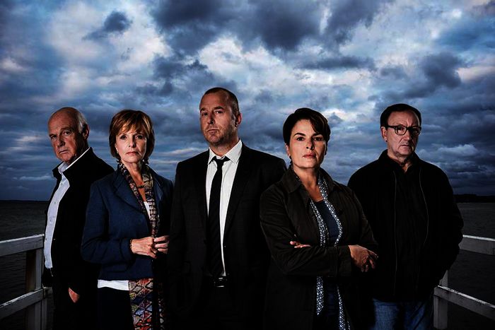 Gustav Hansen (Dietrich Hollinderb&auml;umer), Ulrike Hansen (Ulrike Kriener), Simon Kessler (Heino Ferch),Hella Christensen (Barbara Auer), Johannes (Rainer Bock). Bild: Sender