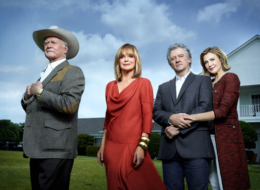 Larry Hagman als J.R. Ewing, Linda Gray als Sue Ellen Ewing, Patrick Duffy als Bobby Ewing und Brenda Strong als Ann Ewing. Bild: Sender