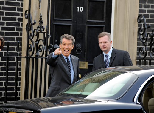 Pierce Brosnan ist der britische Premierminister Adam Lang. Bild: Sender
