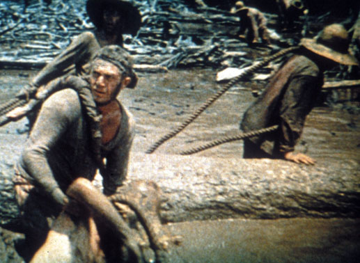 Steve McQueen (Henri Charri&egrave;re, "Papillon") denkt an Flucht. Bild: Sender