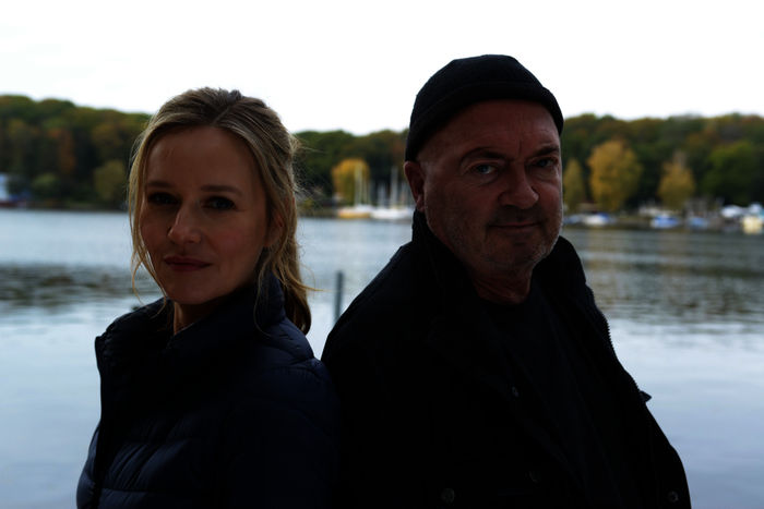 "Ein starkes Team: Linett (Stefanie Stappenbeck) und Otto (Florian Martens). Bild: Sender / ZDF / Katrin Knoke