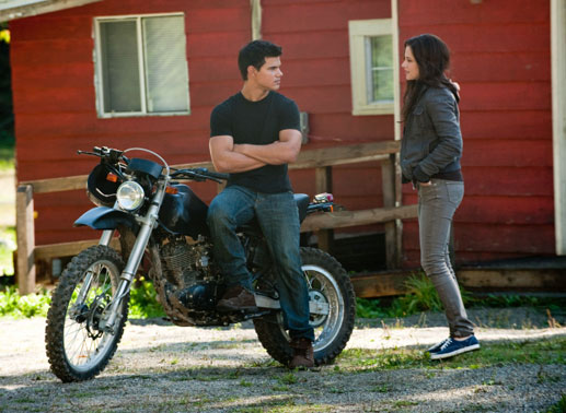 Jacob (Taylor Lautner) und Bella (Kristen Stewart).
Bild: 2010 Concorde Filmverleih GmbH