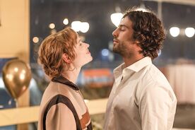 Einfach mal was Sch&ouml;nes: Karoline Herfurth (Klara), Aaron Altaras (Ole). Bild: Sender / ORF / ProSieben / Hellinger / Doll Filmproduktion GmbH / Warner Bros.