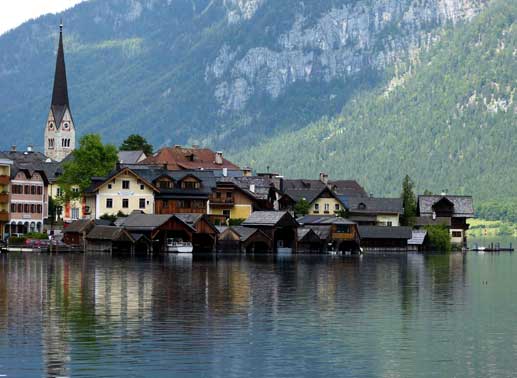 Der Hallst&auml;tter See im Salzkammergut. Bild: Sender