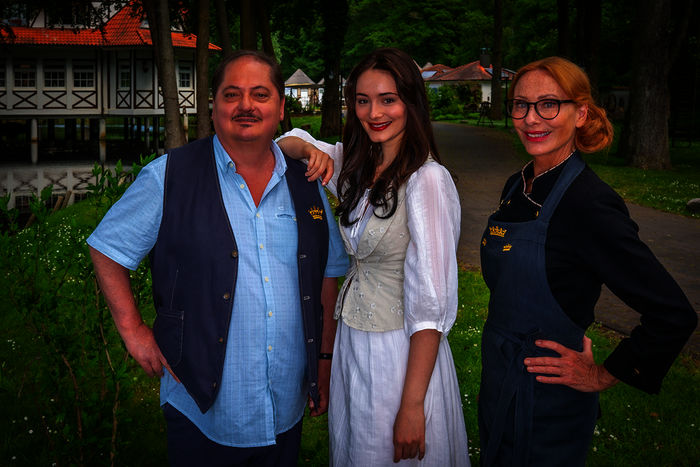 Heinrich Witte (Jürgen Tarrach), Smilla Witte (Maria Ehrich), Regina Bellmer (Andrea Sawatzki). Bild: Sender / ZDF / Boris Laewen.