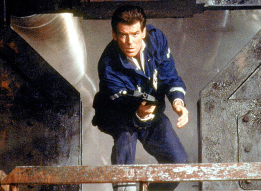 James Bond (Pierce Brosnan) geht dem &Uuml;bel auf den Grund. Bild: Sender