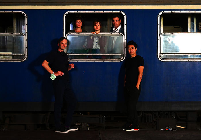 Ed Herzog (Regisseur), die Darsteller*innen J&ouml;rdis Triebel, Hannah Schiller und Martin Feifel sowie Ngo The Chau (Bildgestaltung). Bild: Sender / ARD Degeto / Bernd Schuller 