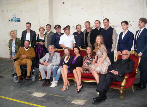 Ein Riesen-Aufgebot heimischer TV-Stars f&uuml;r den neuen Krimi-Vierteiler Pregau. Bild: Rass Media.