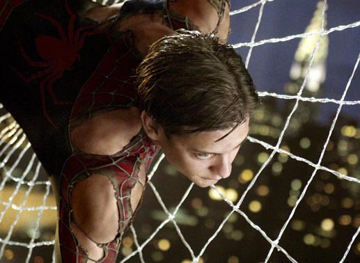 Der Mann im Spinnenkost&uuml;m im Spinnennetz: Peter Parler alias Spider Man (Tobey Maguire) in seinem zweiten Einsatz. Bild: Sender